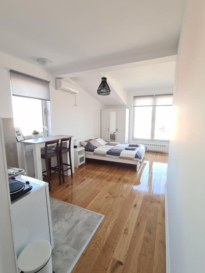 Jordan Apartment - City Center Belgrado Buitenkant foto